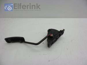 Used Accelerator pedal Opel Agila (A) 1.0 12V Twin Port Price € 40,00 Margin scheme offered by Auto Demontage Elferink B.V.