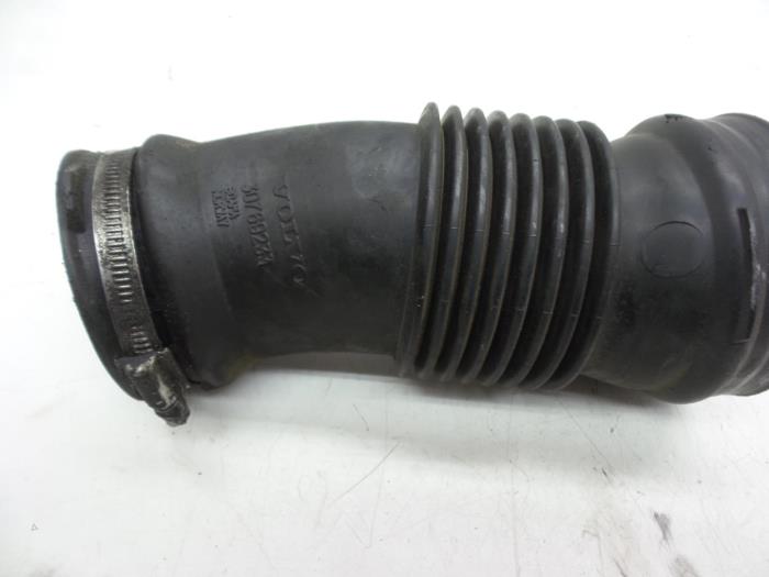Gebrauchte Intercooler Rohr Volvo V70 (SW) 2.4 D5 20V Preis € 25,00 Margenregelung angeboten von Auto Demontage Elferink B.V.