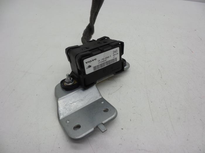 Begagnade ABS-sensor Volvo V70 (SW) 2.4 D5 20V Pris € 70,00 Marginaltabell erbjuds av Auto Demontage Elferink B.V.