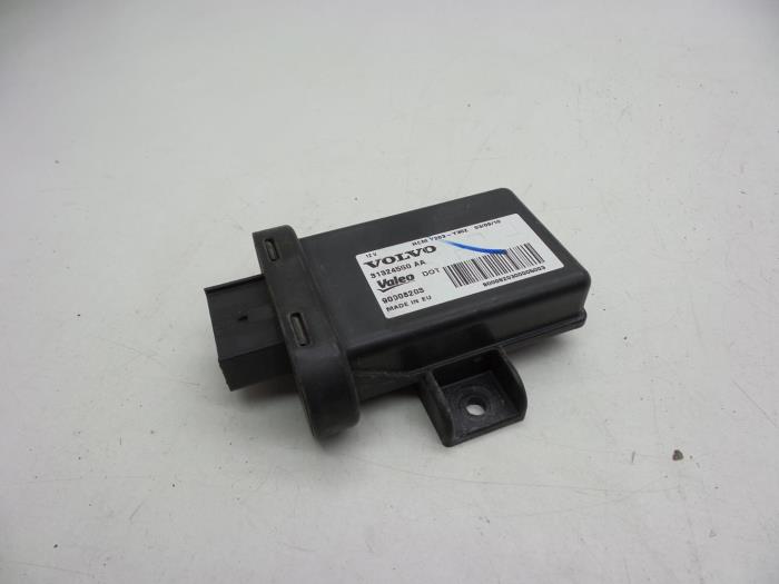Usagé Ordinateur éclairage Volvo S60 II (FS) 2.0 D3 20V Prix € 50,00 Règlement à la marge proposé par Auto Demontage Elferink B.V.