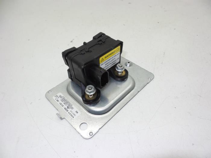 Begagnade ABS-sensor Volvo S80 (AR/AS) 2.4 D5 20V 180 Pris € 50,00 Marginaltabell erbjuds av Auto Demontage Elferink B.V.