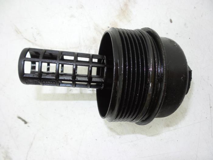 Gebrauchte Ölfilter Deckel Volvo V70 (BW) 2.5 T 20V Preis € 25,00 Margenregelung angeboten von Auto Demontage Elferink B.V.