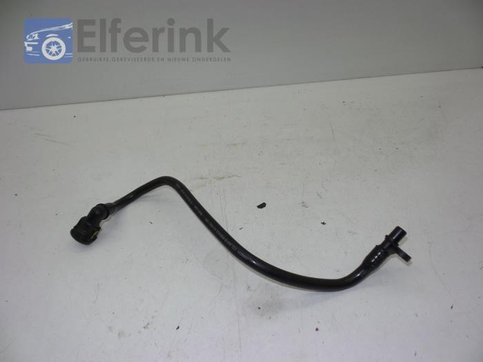 Oil pressure line from a Volvo V60 I (FW/GW) 2.4 D5 20V 2011