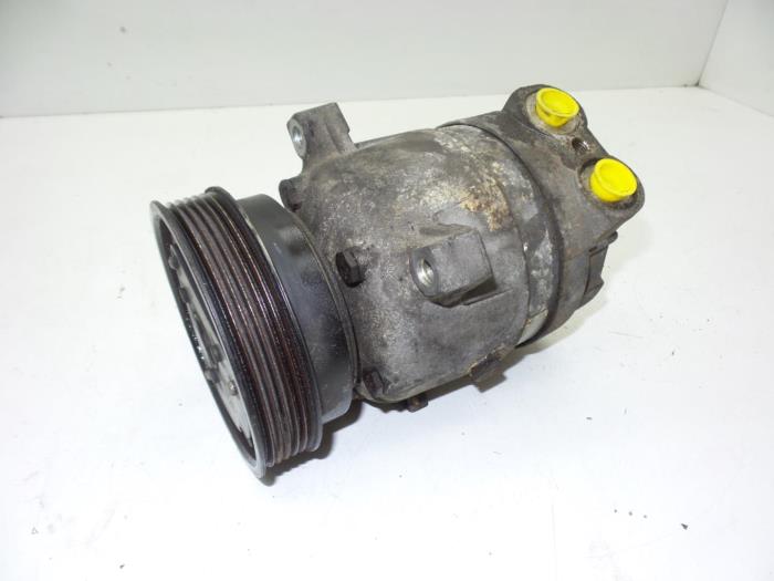 Gebrauchte Klimapumpe Opel Corsa B (73/78/79) 1.4 Joy,Sport,GLS 16V Ecotec Preis € 100,00 Margenregelung angeboten von Auto Demontage Elferink B.V.