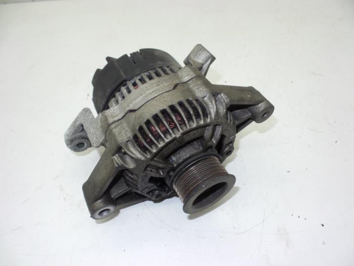 Usagé Dynamo Opel Corsa B (73/78/79) 1.4 Joy,Sport,GLS 16V Ecotec Prix € 40,00 Règlement à la marge proposé par Auto Demontage Elferink B.V.