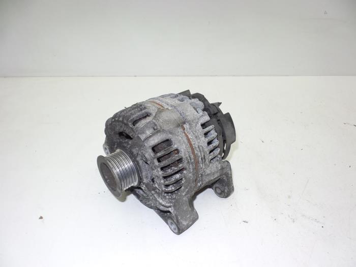 Gebrauchte Dynamo Opel Zafira (F75) 2.0 DTI 16V Preis € 25,00 Margenregelung angeboten von Auto Demontage Elferink B.V.