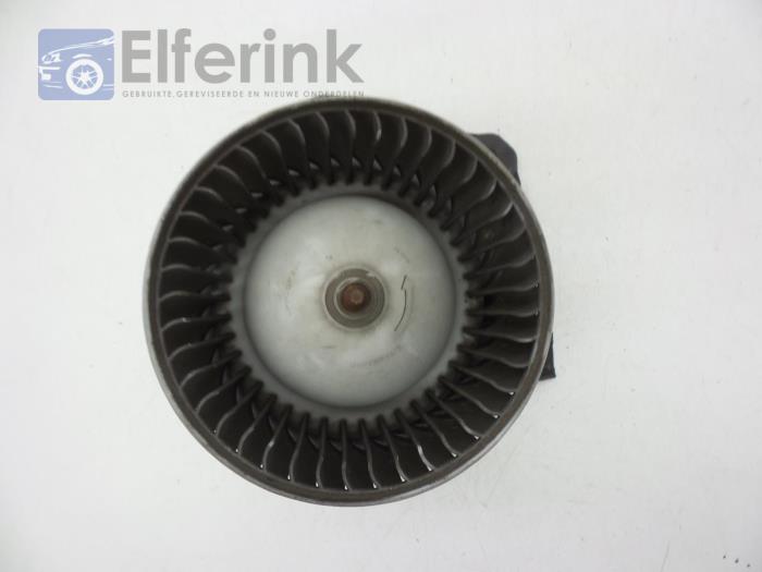 Heating and ventilation fan motor from a Opel Corsa D 1.3 CDTi 16V ecoFLEX 2008