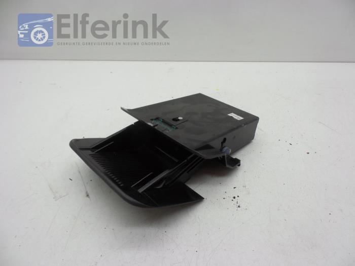 Front ashtray from a Volvo C70 (NC) 2.3 T5 20V 2004