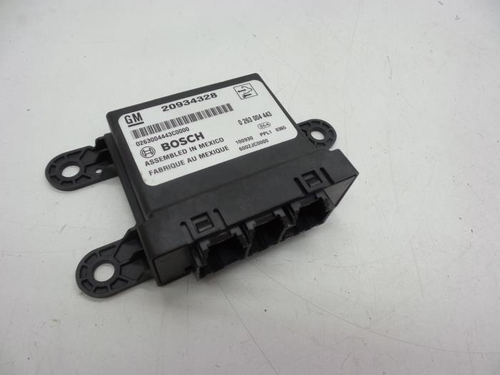 Begagnade PDC-modul Saab 9-5 (YS3G) 2.0 TiD 16V Pris € 75,00 Marginaltabell erbjuds av Auto Demontage Elferink B.V.