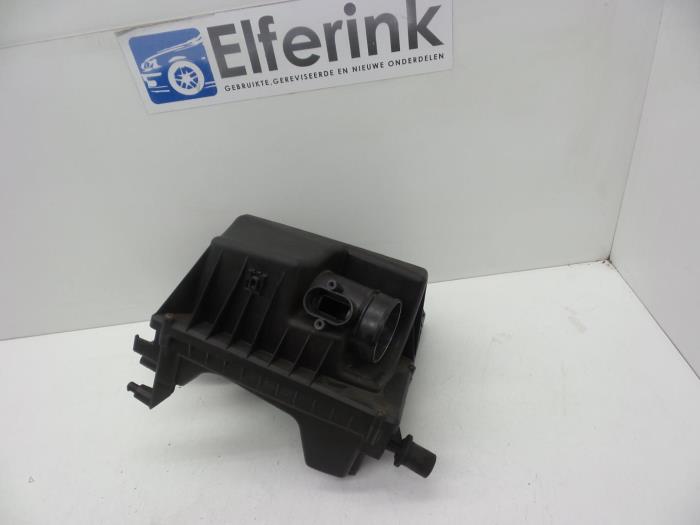 Begagnade Luftfilterhus Opel Astra J (PC6/PD6/PE6/PF6) 1.6 16V Ecotec Pris € 50,00 Marginaltabell erbjuds av Auto Demontage Elferink B.V.