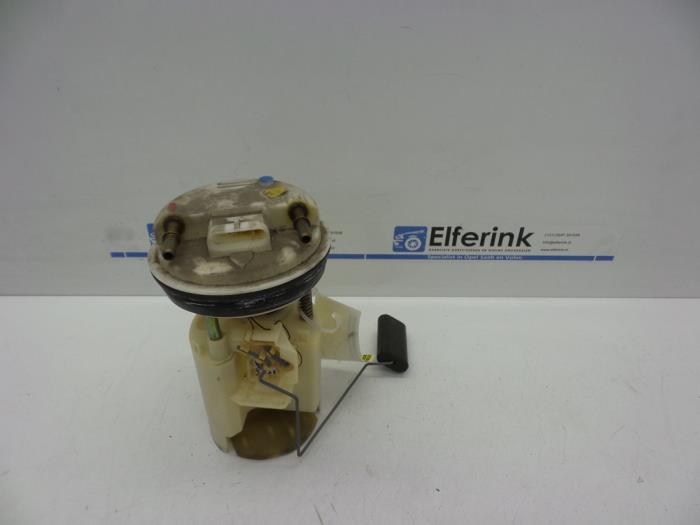 Gebrauchte Kraftstoffpumpe Elektrisch Volvo S40 (VS) 2.0 16V Preis € 50,00 Margenregelung angeboten von Auto Demontage Elferink B.V.