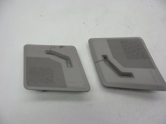 Seatbelt trim