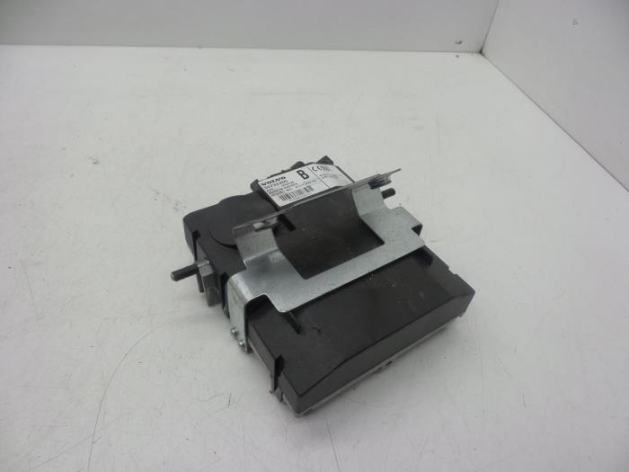 Begagnade Telefonmodul Volvo XC90 I 2.4 D5 20V Pris € 40,00 Marginaltabell erbjuds av Auto Demontage Elferink B.V.