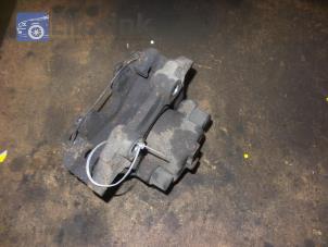 Used Front brake calliper, right Saab 9-5 (YS3E) 2.3t 16V Price € 50,00 Margin scheme offered by Auto Demontage Elferink B.V.
