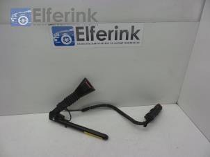 Used Seatbelt tensioner, left Opel Corsa C (F08/68) 1.2 16V Price € 50,00 Margin scheme offered by Auto Demontage Elferink B.V.