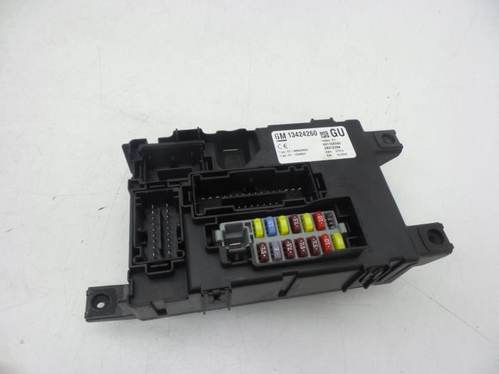 Fuse box Opel Corsa D 1.2 16V 13424260