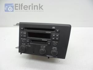 Usagé Radio/Lecteur CD Volvo V70 (SW) 2.4 D5 20V Prix € 75,00 Règlement à la marge proposé par Auto Demontage Elferink B.V.