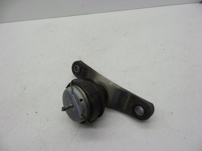 Used Engine mount Volvo V40 (MV) 2.0 T3 16V Price € 25,00 Margin scheme offered by Auto Demontage Elferink B.V.