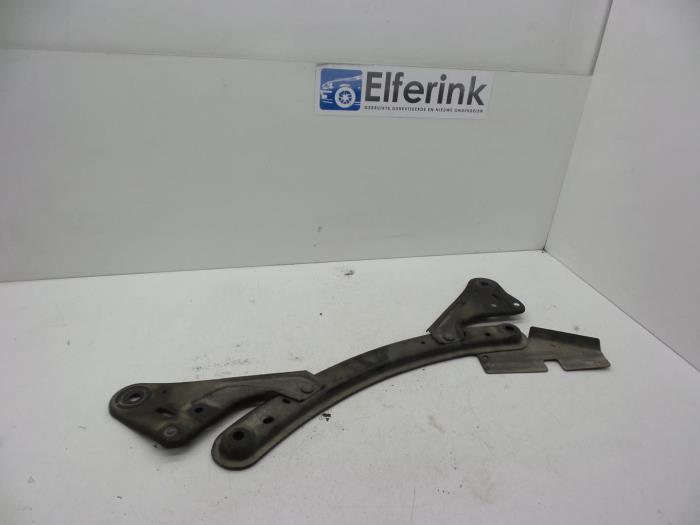 Gebrauchte Motorbalken Volvo V40 (MV) 2.0 T3 16V Preis € 40,00 Margenregelung angeboten von Auto Demontage Elferink B.V.