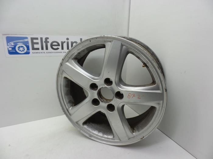 Używane Obrecz Saab 9-5 Estate (YS3E) 2.2 TiD 16V Cena € 50,00 Procedura marży oferowane przez Auto Demontage Elferink B.V.
