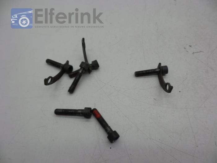 Set of bolts from a Volvo XC60 I (DZ) 2.4 D3 20V AWD 2009