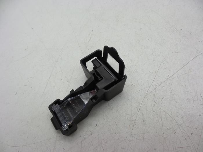 Używane Lampa Volvo XC60 I (DZ) 2.0 D3 16V Cena € 25,00 Procedura marży oferowane przez Auto Demontage Elferink B.V.