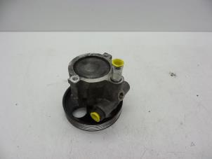 Begagnade Servostyrningspump Opel Vivaro 1.9 DI Pris € 100,00 Marginaltabell erbjuds av Auto Demontage Elferink B.V.