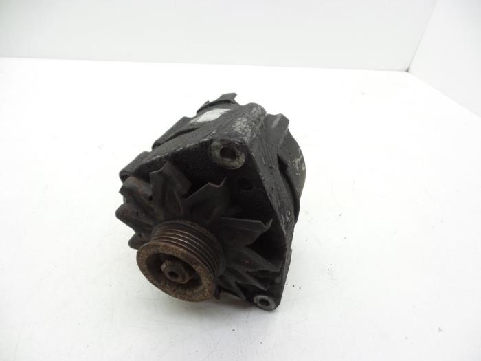Begagnade Dynamo Saab 9000 Pris € 40,00 Marginaltabell erbjuds av Auto Demontage Elferink B.V.