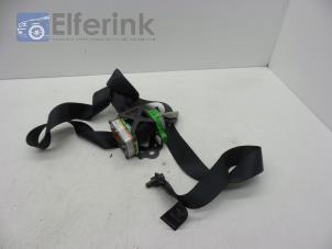 Usagé Tendeur de ceinture gauche Opel Agila (B) 1.2 16V Prix € 75,00 Règlement à la marge proposé par Auto Demontage Elferink B.V.