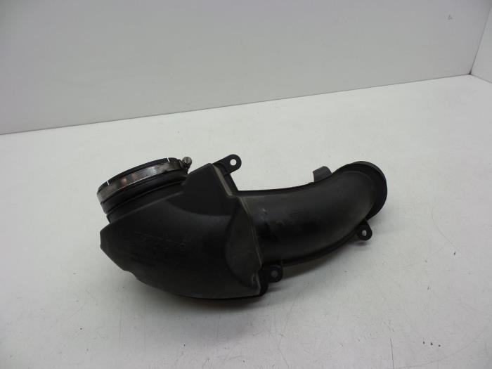 Gebrauchte Intercooler Rohr Volvo XC60 I (DZ) 2.0 DRIVe 20V Preis € 25,00 Margenregelung angeboten von Auto Demontage Elferink B.V.