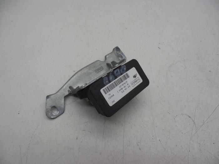 Używane Czujnik ABS Volvo C30 (EK/MK) 1.6 D 16V Cena € 100,00 Procedura marży oferowane przez Auto Demontage Elferink B.V.