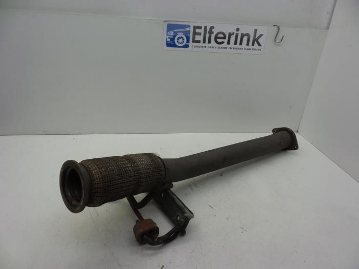 Usagé Tube échappement avant Volvo V60 I (FW/GW) 2.0 D3 20V Prix € 40,00 Règlement à la marge proposé par Auto Demontage Elferink B.V.