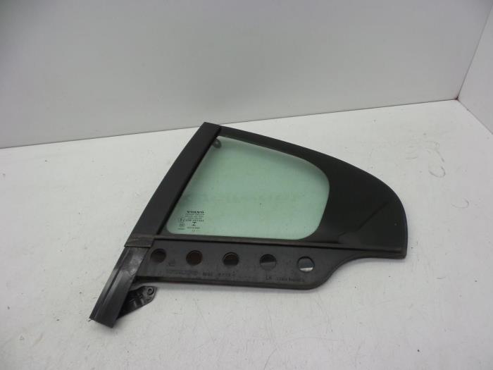 Usados Ventanilla triangular izquierda detrás Volvo S60 II (FS) 1.6 T4 16V Precio € 25,00 Norma de margen ofrecido por Auto Demontage Elferink B.V.