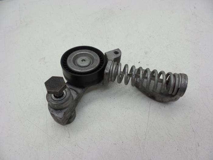 Usados Tensor correa múltiple Volvo V40 (MV) 2.0 T2 16V Precio € 25,00 Norma de margen ofrecido por Auto Demontage Elferink B.V.