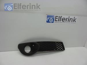Used Front bumper overrider, right Saab 9-5 (YS3E) 2.0t 16V Price € 25,00 Margin scheme offered by Auto Demontage Elferink B.V.
