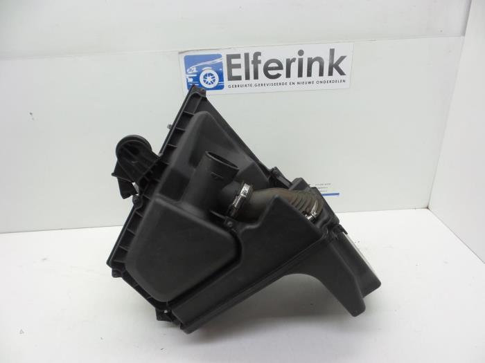 Gebrauchte Luftfiltergehäuse Volvo V70 (BW) 2.0 16V Flexifuel Preis € 75,00 Margenregelung angeboten von Auto Demontage Elferink B.V.