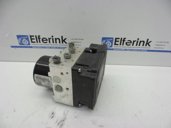 Usagé Bloc ABS Volvo V70 (BW) 2.0 16V Flexifuel Prix € 125,00 Règlement à la marge proposé par Auto Demontage Elferink B.V.