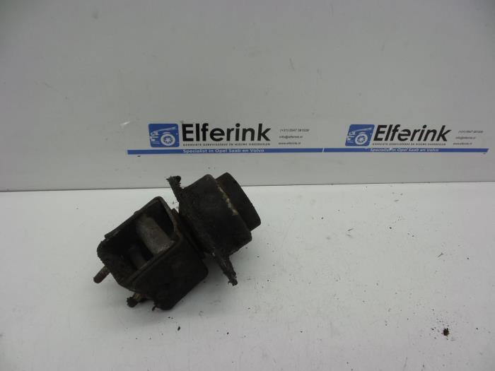 Used Engine mount Saab 900 I Combi Coupé 2.0 i 16V Price € 25,00 Margin scheme offered by Auto Demontage Elferink B.V.