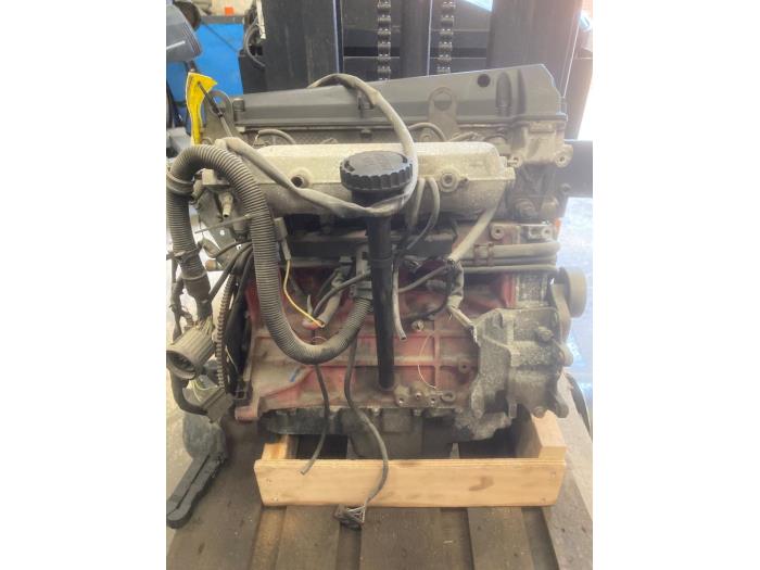 Motor van een Saab 9000 CS 2.3i 16V Turbo CSE 1992