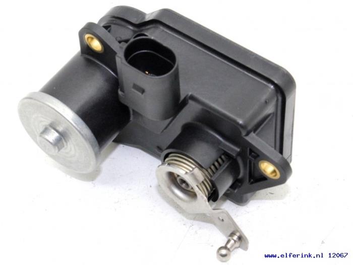 Nya Vortexventilmotor Saab 9-3 03- Pris € 235,95 Inklusive moms erbjuds av Auto Demontage Elferink B.V.