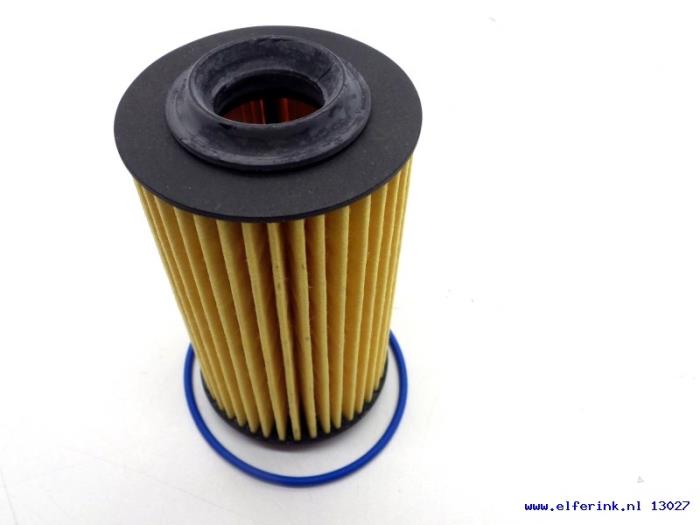 Nya Oljefilter Saab 9-3 03- Pris € 21,18 Inklusive moms erbjuds av Auto Demontage Elferink B.V.