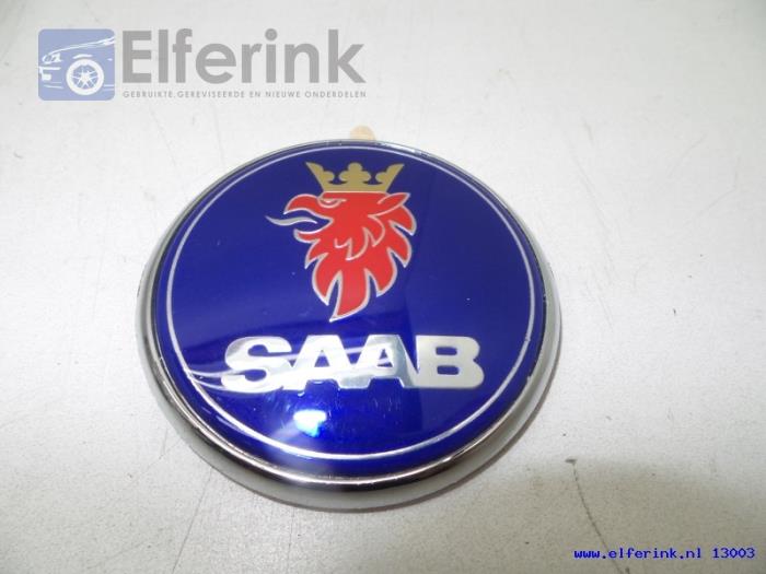 Emblem from a Saab 9-5 2001