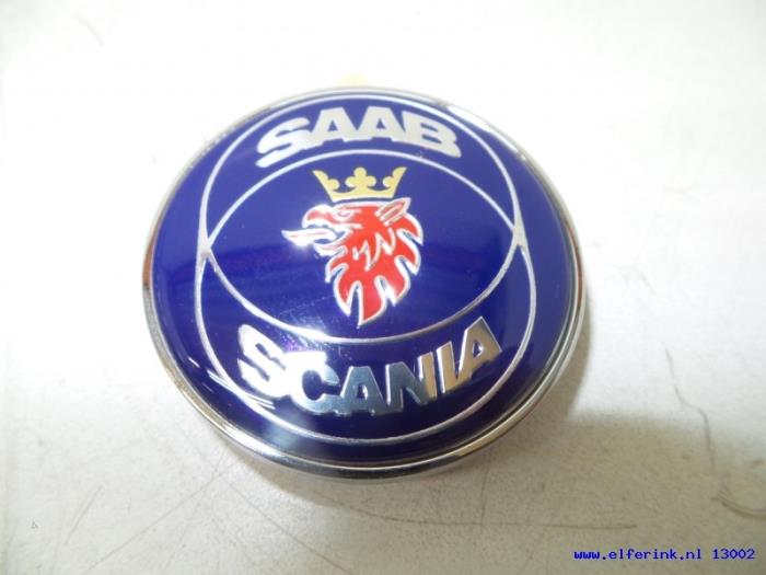 Nowe Emblemat Saab 9-3 Cena € 15,13 Z VAT oferowane przez Auto Demontage Elferink B.V.