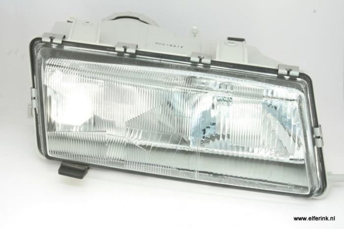 Nowe Reflektor prawy Saab 9000 Cena € 133,10 Z VAT oferowane przez Auto Demontage Elferink B.V.