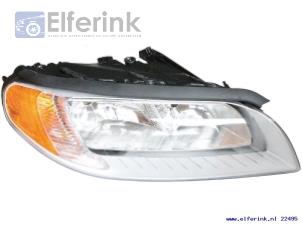 New Headlight, right Volvo V70 07- Price € 242,00 Inclusive VAT offered by Auto Demontage Elferink B.V.