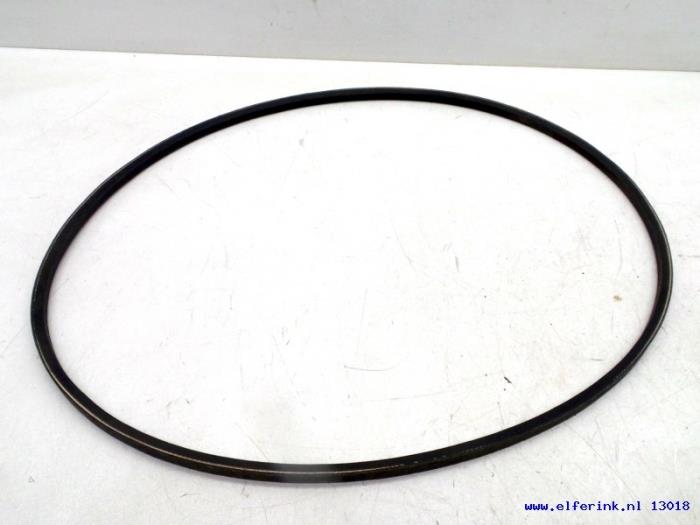 Nowe Pas klinowy Saab 900 Cena € 9,08 Z VAT oferowane przez Auto Demontage Elferink B.V.