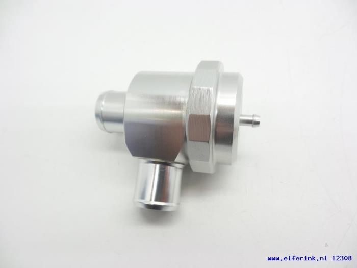 Nowe Turbo Saab 9-5 Cena € 72,60 Z VAT oferowane przez Auto Demontage Elferink B.V.