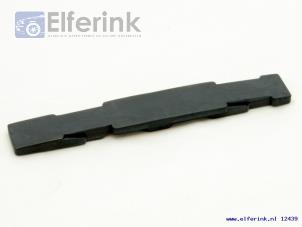 New Rocker cover Saab 9-3 Price € 10,29 Inclusive VAT offered by Auto Demontage Elferink B.V.