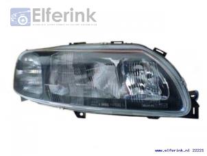 New Headlight, right Volvo V70 Price € 157,30 Inclusive VAT offered by Auto Demontage Elferink B.V.