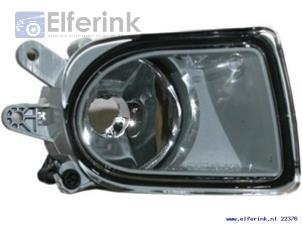 Nuevos Luz antiniebla derecha delante Volvo V50 Precio € 51,43 IVA incluido ofrecido por Auto Demontage Elferink B.V.